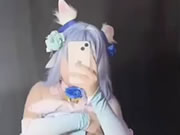 Süßes Mädchen macht Selfie, wie es ihre Muschi fingert