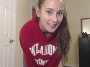 Supersüßer Striptease eines College-Mädchens